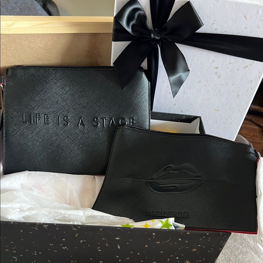 🔖 Rare* Make Up Forever | Black Embossed Pouch Set